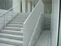 屋外階段の巨大な石段